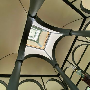 Храм Шарона, интерьер