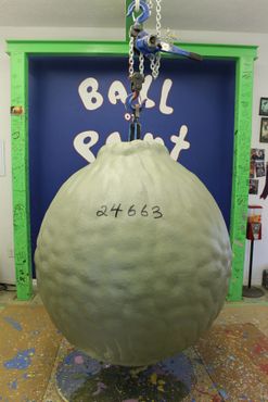 Самый большой в мире шар из краски