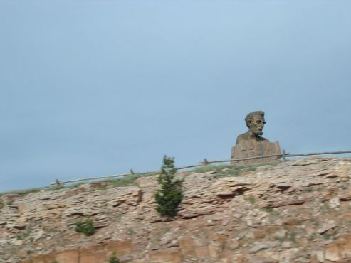 Монумент на шоссе Линкольна