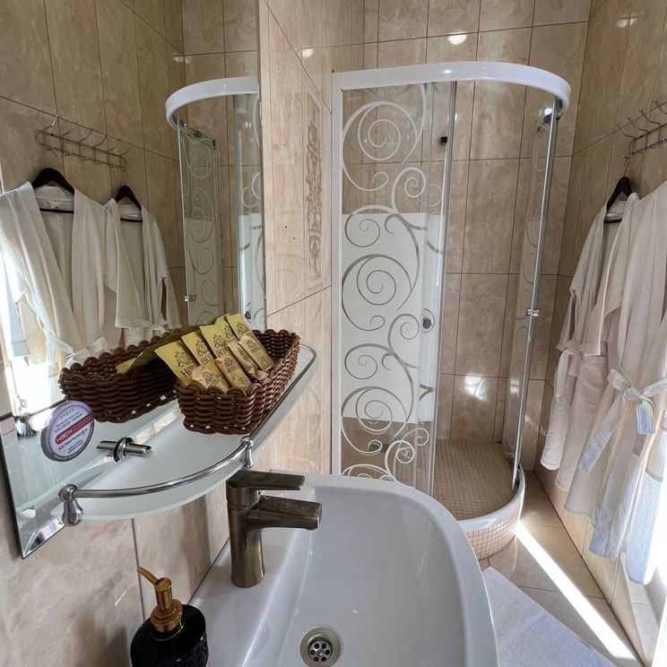 Отели 1-2*, Отели 3*