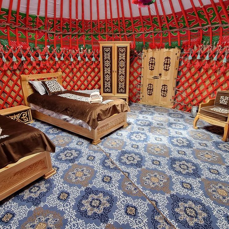 Отели 3*, Юрты, Палатки