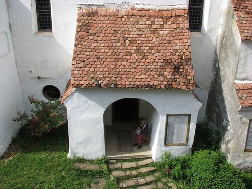 Укреплённая церковь Вискри