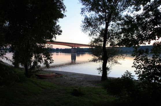 Мост через Дунай между Сербией и Хорватией, в нескольких километрах от Либерленда