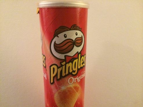 Изобретатель контейнера для Pringles, так им гордился, что пожелал быть в нём похороненным