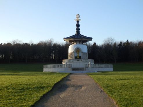 Ступа мира в Милтон-Кинсе