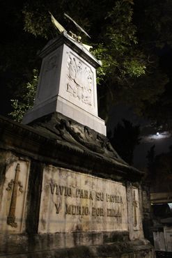 Гробница Игнасио Комонфорта