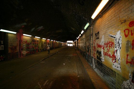 Граффити-тунель