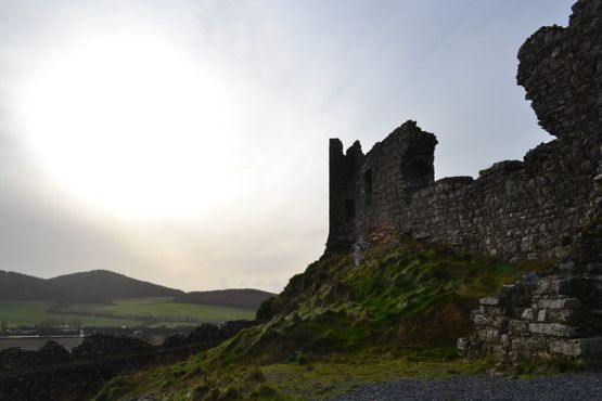 Стены замка были построены с использованием технологий железного века