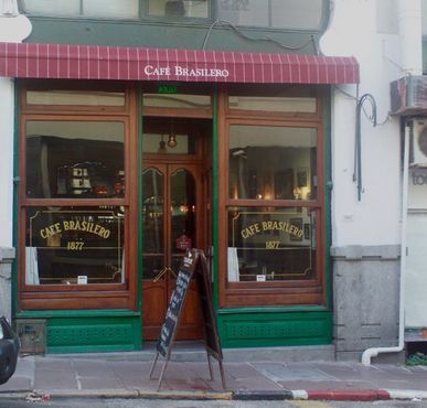 Кафе Брасилеро - старейшее кафе города