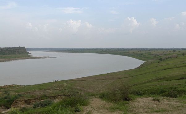 Река Чамбал возле Дхаулпур, Индия