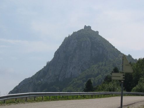 Замок Монсегюр