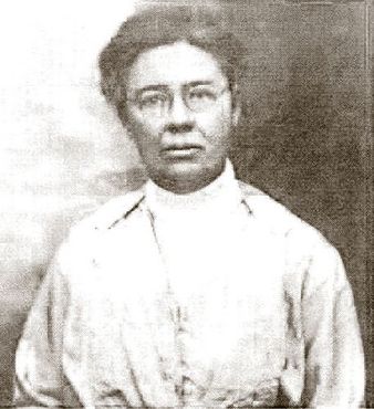 Доктор Джун Маккэрролл