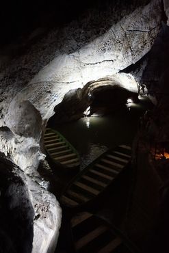 Пещеры Ремушамп