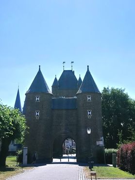 Средневековые ворота