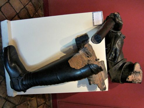 Фрагмент статуи Генриха IV, разрушенной в эпоху Великой французской революции 