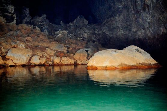Пещера Конг Лор