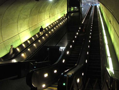 Эскалатор на станции метро Росслин 