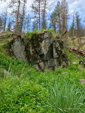 Скала с индейскими рисунками