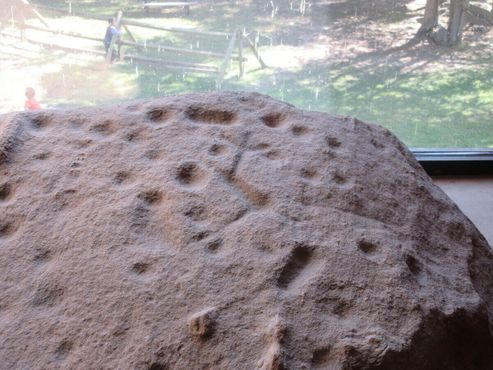 Древние петроглифы