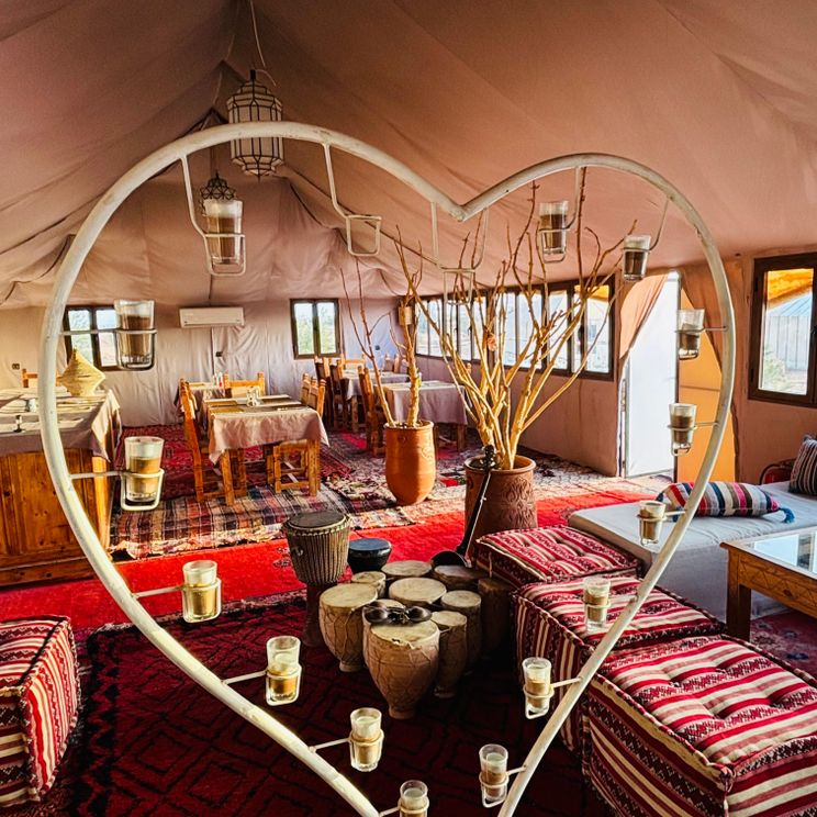 Отели 4*, Палатки