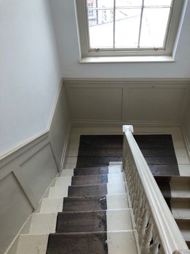 Оригинальная лестница в доме Хендрикса