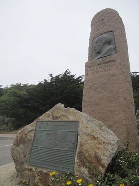 Памятник "Йоа"
