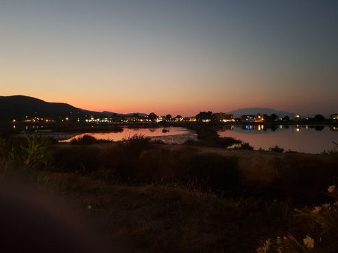 Соляные озёра Аликеса на закате