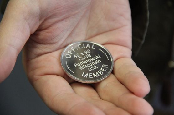 Монета официального члена клуба 45x90
