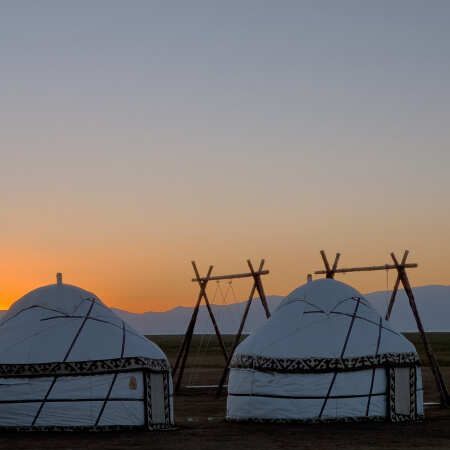 Отели 4*, Глэмпинги, Коттеджи, Юрты