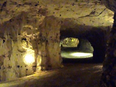 Подземный город Наур