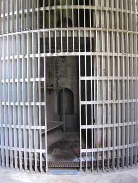Тюрьма - беличья клетка в Поттаваттоми