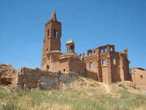 Руины жестокой битвы в гражданской войне в Испании