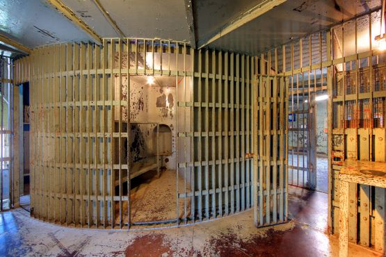 Тюрьма - беличья клетка в Поттаваттоми
