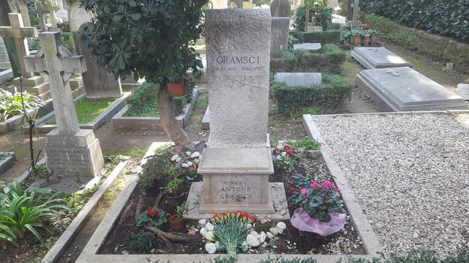 Могила Антонио Грамши, основателя итальянской коммунистической партии