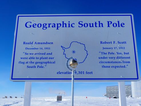 Географический Южный полюс, фото 2016 года