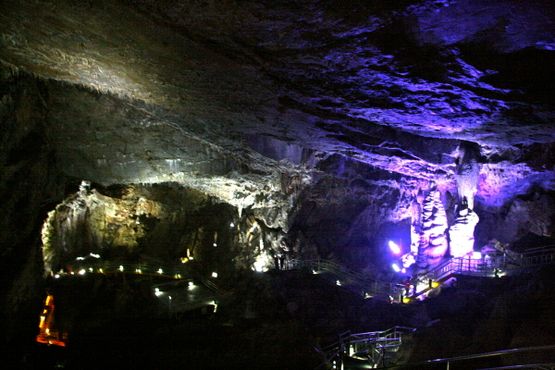 Пещера Хваам