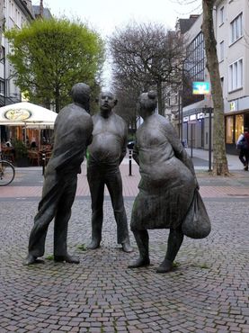 «Три сплетника» в городе Гисен, Германия