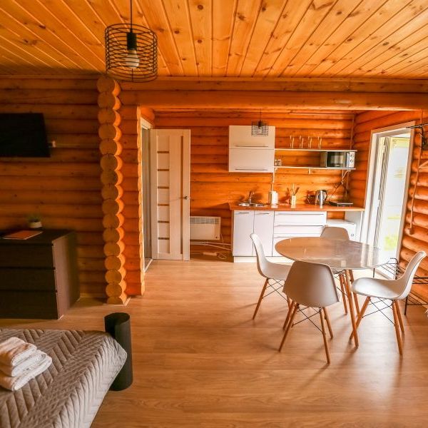 Отели 1-2*, Кемпинги, Гостевые домики, Отели 3*, Отели 4*, Бутик-отели, Апартаменты, Отели 5*, Дома на колесах, Бунгало, Виллы, Глэмпинги, Лоджи, Коттеджи, Шале, Юрты