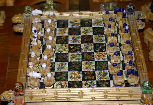Шатар, или монгольские шахматы, представленные в Международном интеллектуальном музее