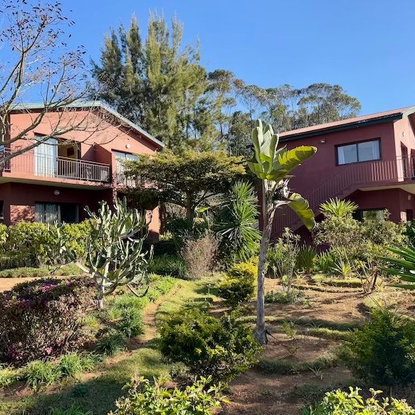 Отели 3*, Отели 4*, Бутик-отели, Бунгало, Коттеджи, Шале