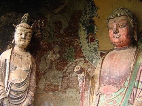 Изысканные статуи Будды в пещере (фото пользователя Flickr под ником mke1963)