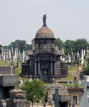 Мавзолей Джонстонов на кладбище Голгофа
