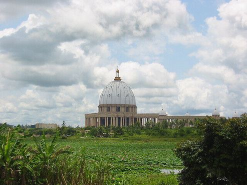 Массивный купол базилики