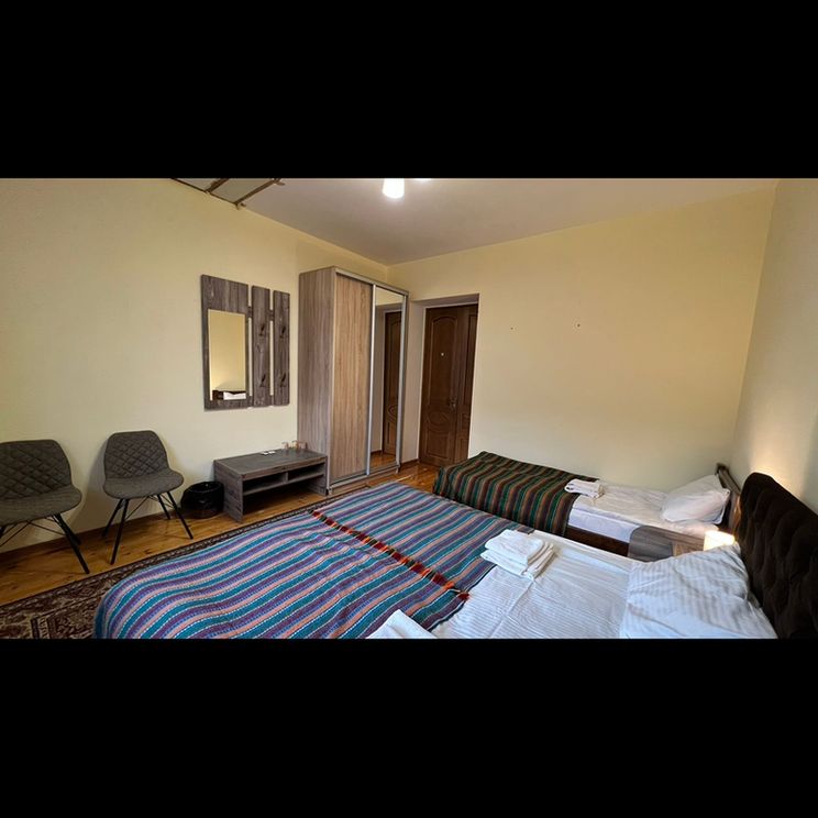 Гостиницы 1-2*, Гостевые домики