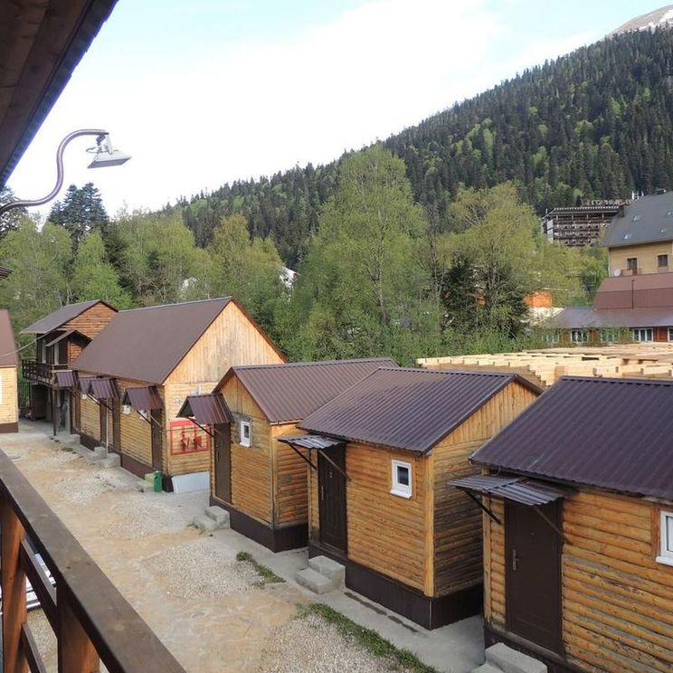 Отели 1-2*, Хижины