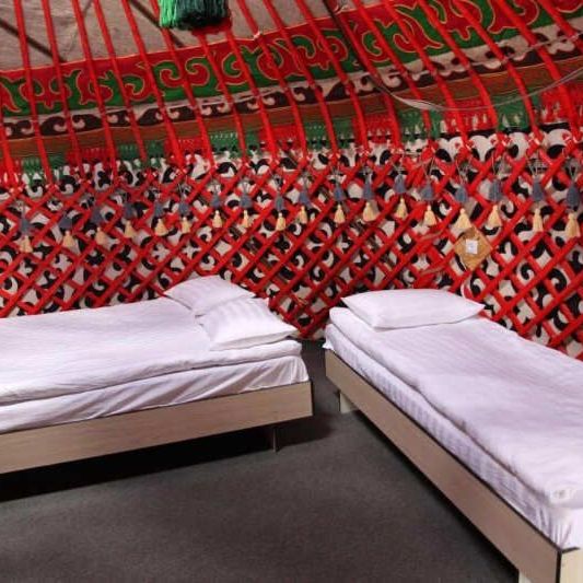 Отели 5*, Юрты