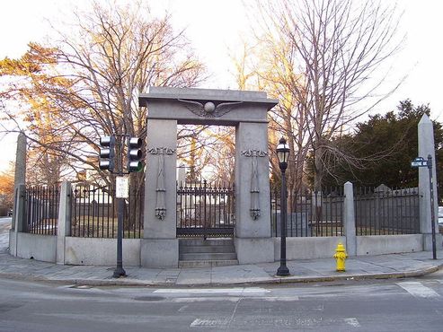 Ворота кладбища Туро
