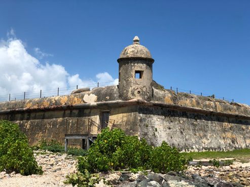 Форт Эль-Каньюэло на Исла-де-Кабрас