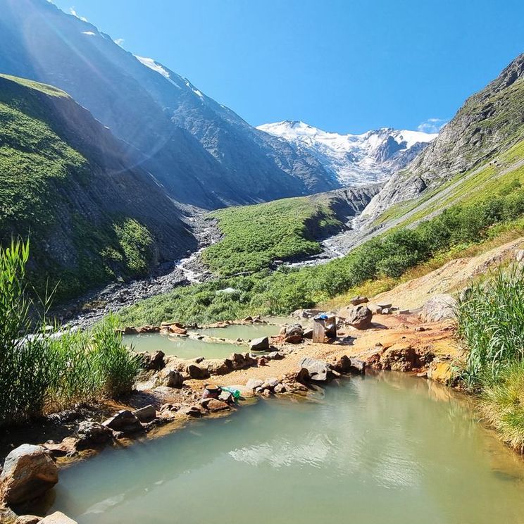 Гостиницы 1-2*, Гостевые домики