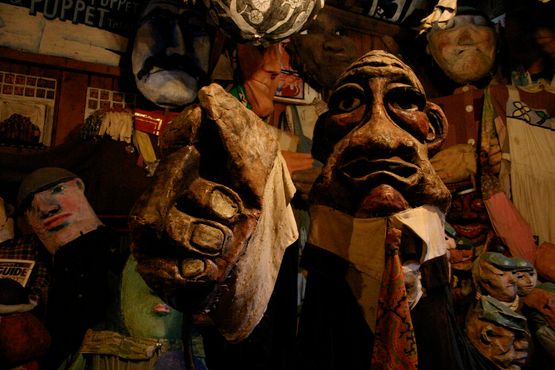 Театр «Брэд энд Паппет»